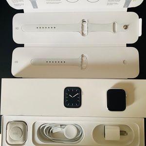 SOLD Apple Watch 5 44mm w/AppleCare+ thru 2022